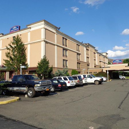 Howard Johnson By Wyndham Suffern Esterno foto
